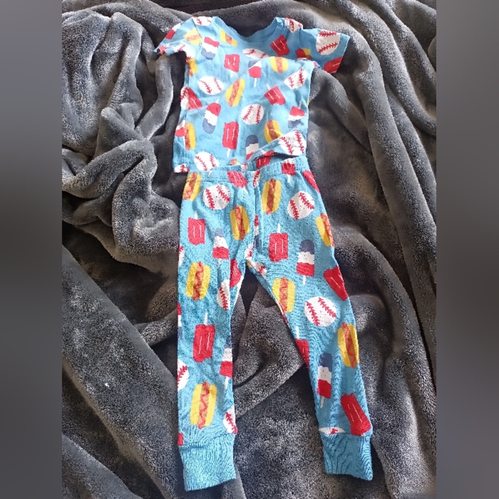 Carter's baby boy outfit size 12 months